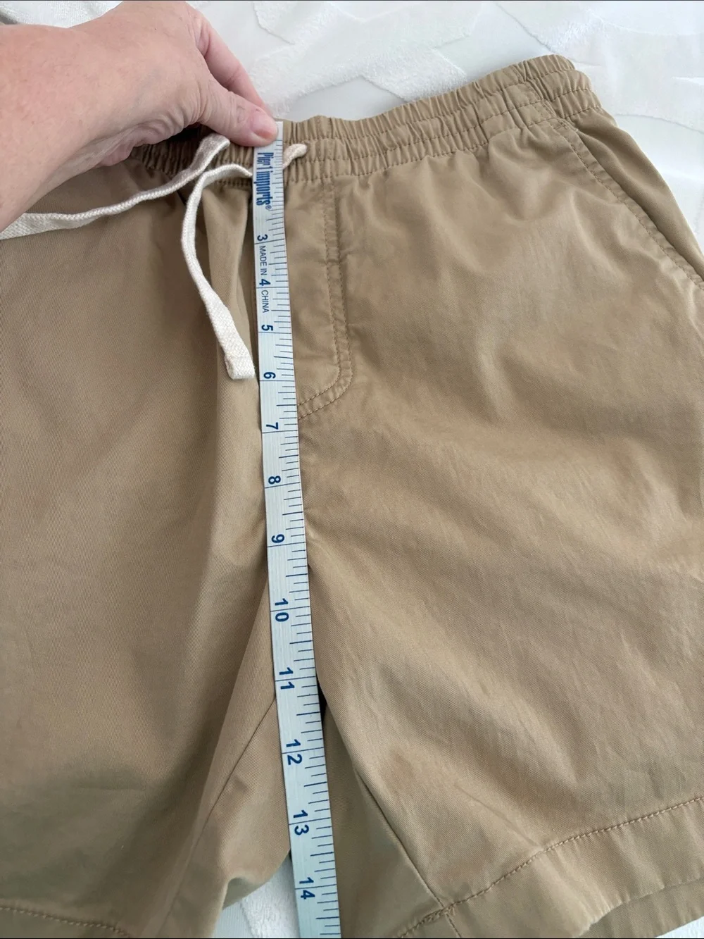 Men’s J. Crew Khaki Drawstring Athletic Shorts. Size Small